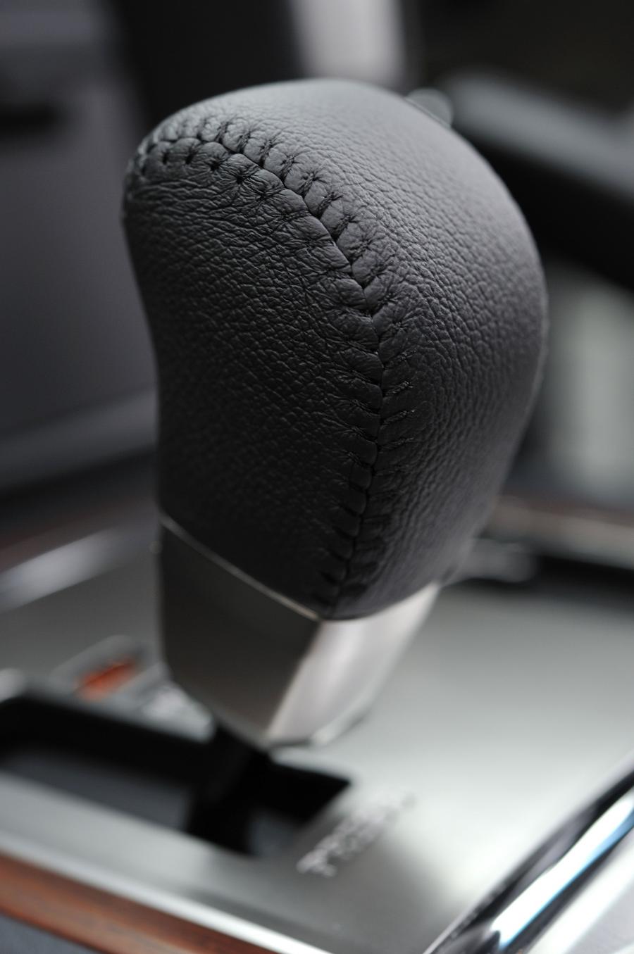  Mitsubishi Shogun Black 2012 года  (UK) (фото 9 из 85)